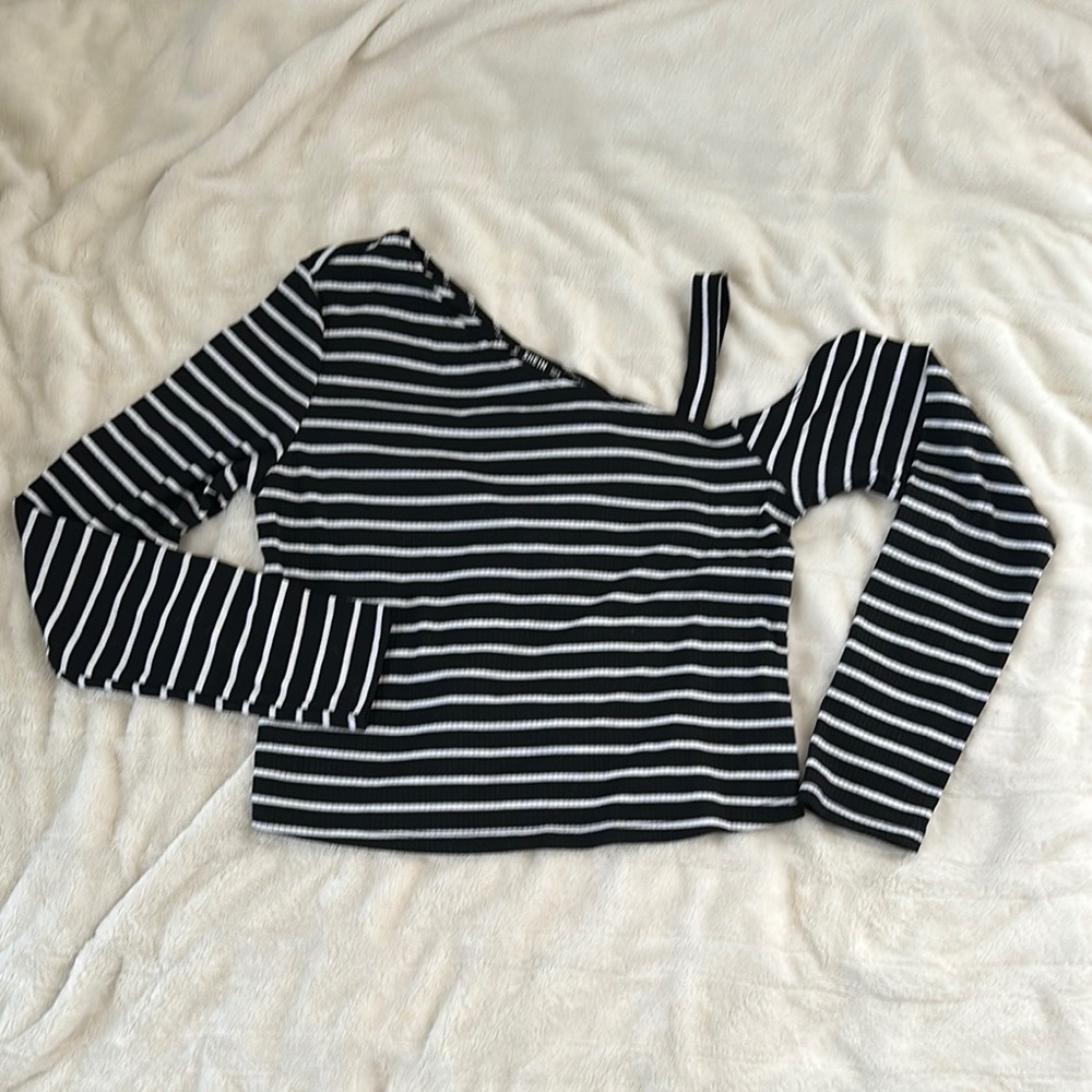 MEDIUM Black and White Striped Women's Top